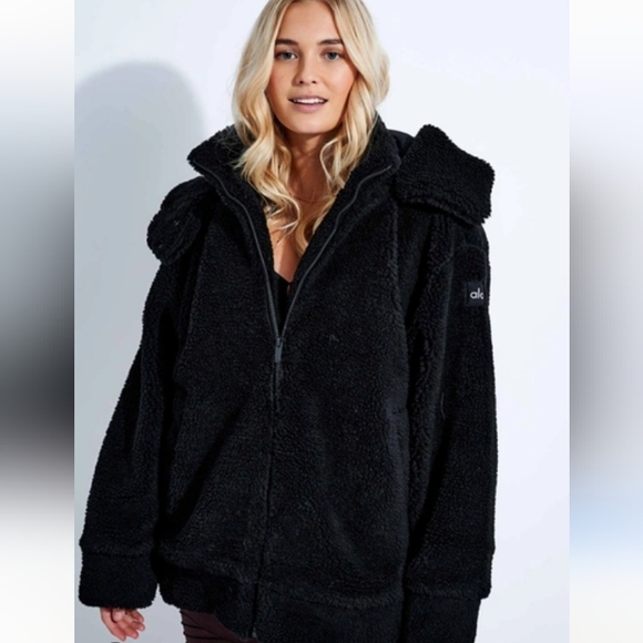 Alo norte sherpa coat Black Faux Fur Hooded  Jacket Size Medium Offers Accepted - Picture 2 of 7